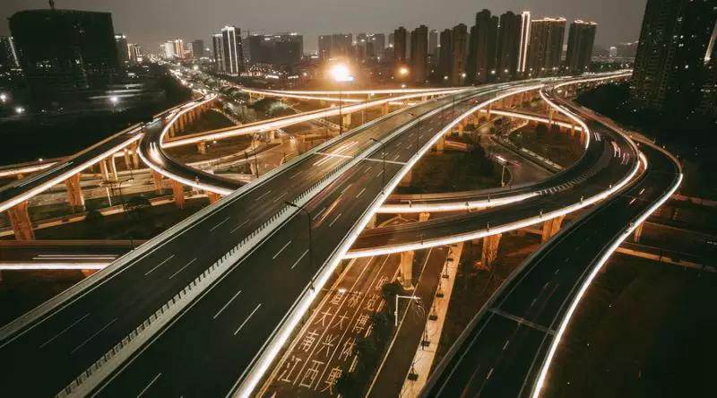這些上道必知汽車燈語，你知道嗎？